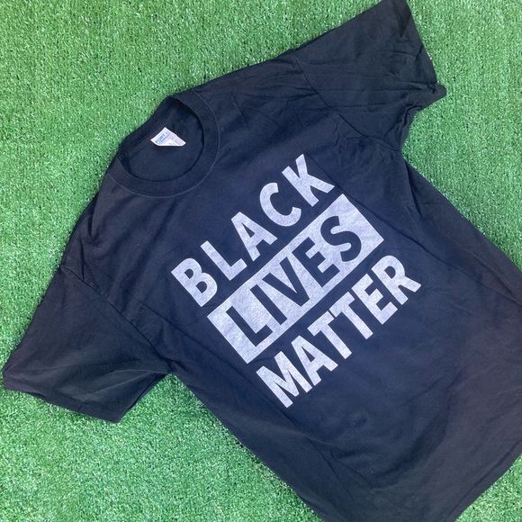 Black Lives Matter T-Shirt Men’s Large - Picture 1 of 3